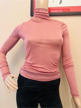 Women's Dusty Rose Long-Sleeve Turtleneck Top